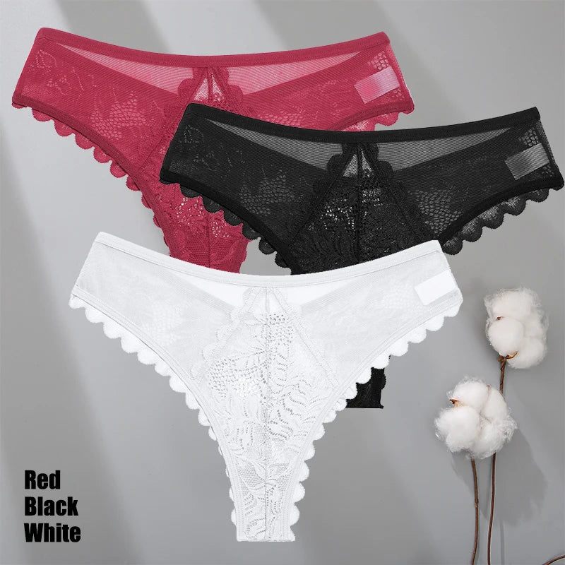 Ensemble de strings en dentelle