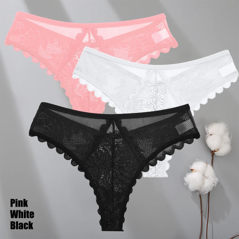 Ensemble de strings en dentelle