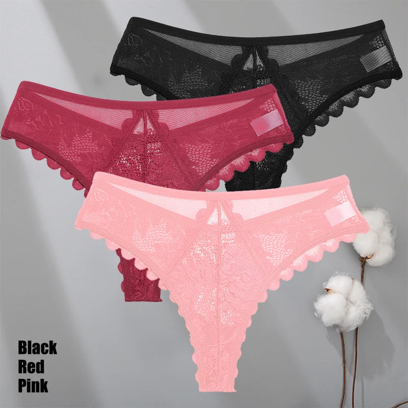 Ensemble de strings en dentelle