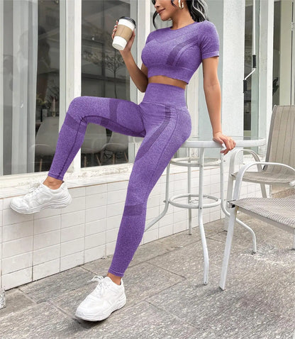 Short-sleeved set and trousers